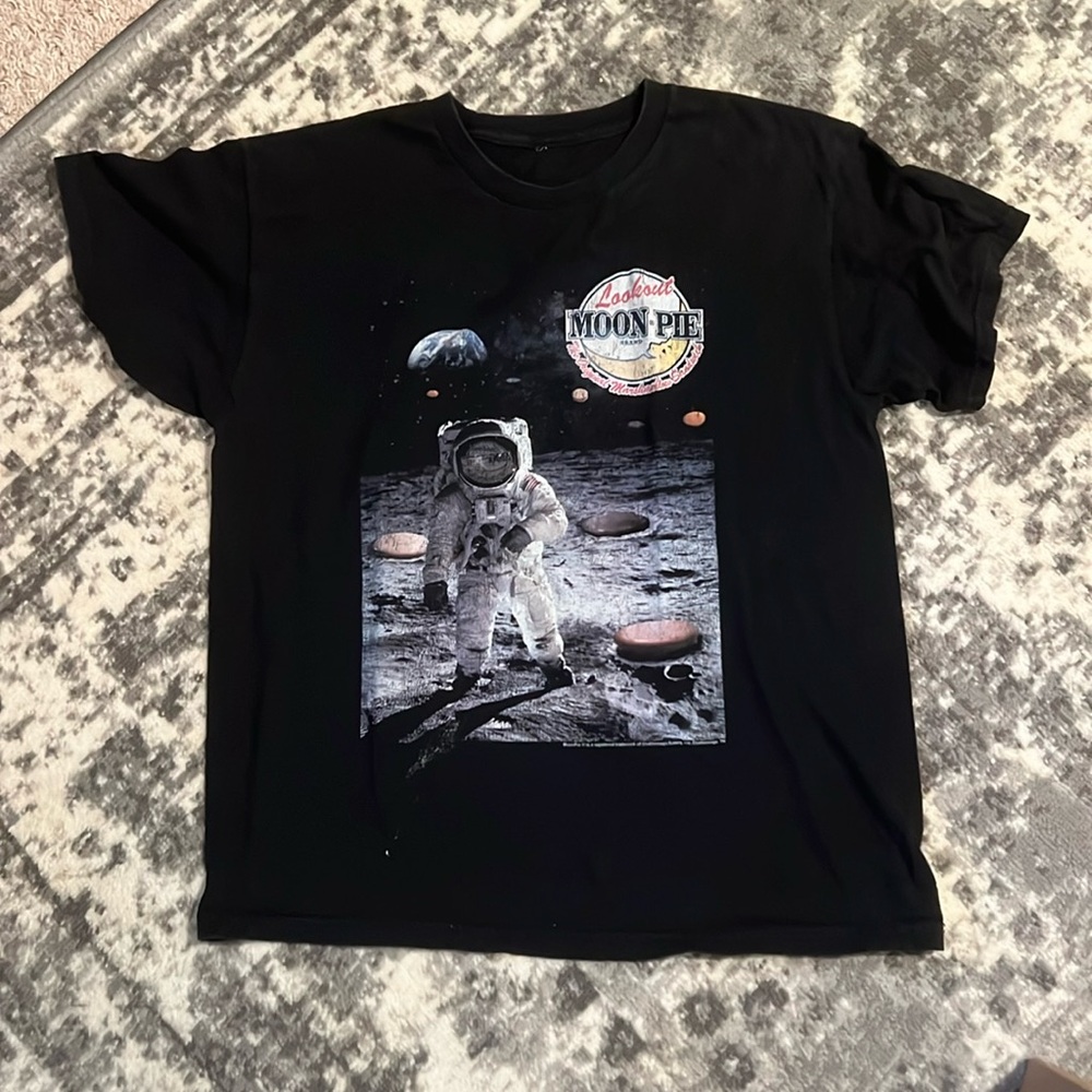 Vintage Lookout Moon Pie brand tshirt
